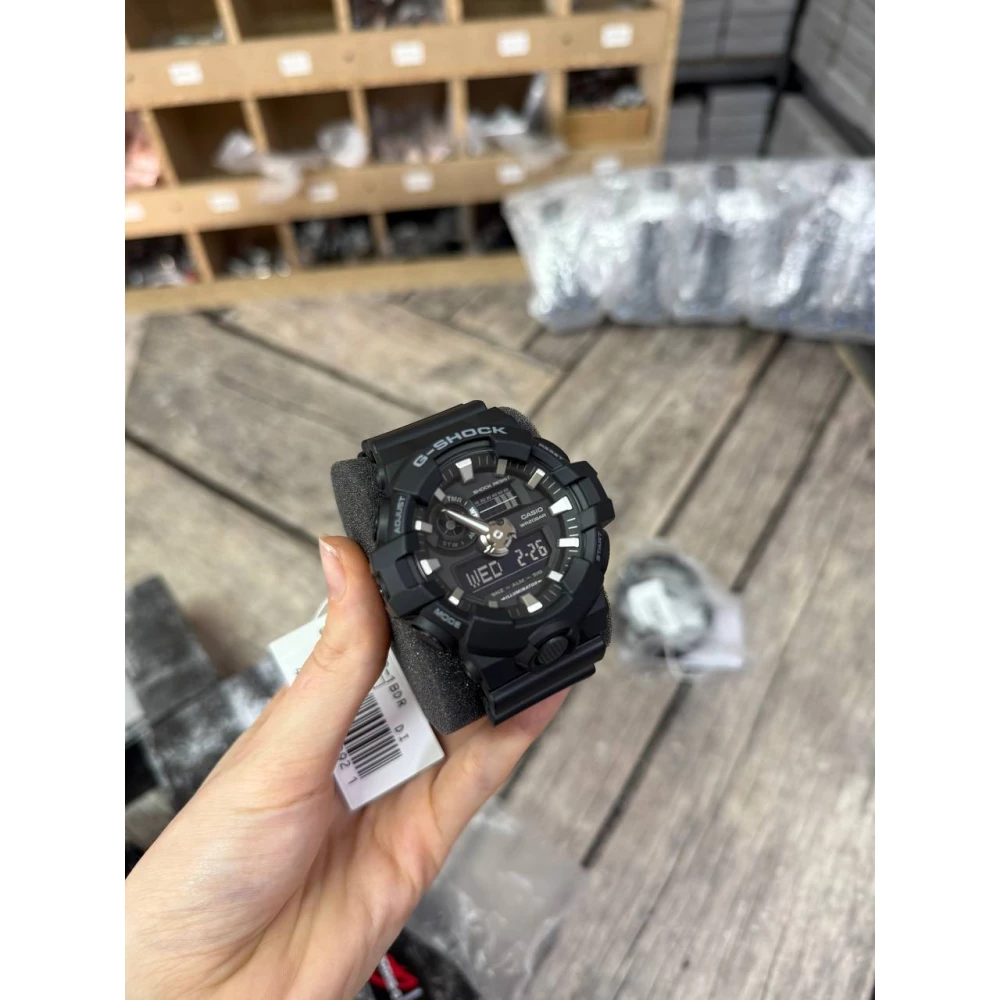 Чоловічий годинник g-shock Casio GA-700-1B 