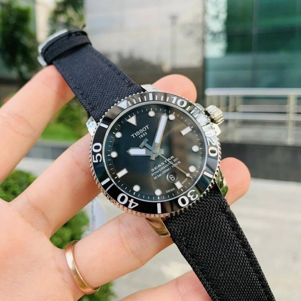 Чоловічий годинник Tissot Seastar 1000 Powermatic 80 T120.407.17.051.00